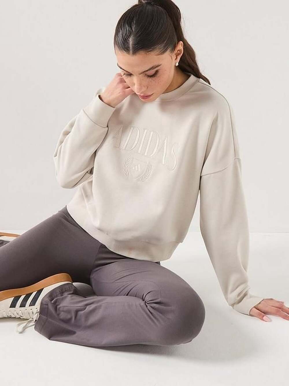 BNWT Adidas W Cozy Swt Sweatshirt Size M Wonder Alumina Embroidered Crest
